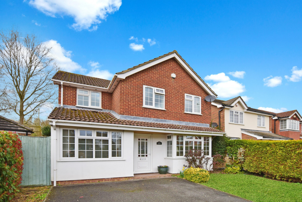 4 bed detached house for sale in Hoppers Way, Ashford  - Property Image 3