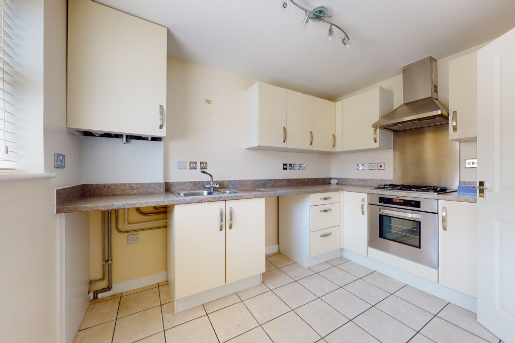3 bed semi-detached house to rent in Emmetts Close, Ashford  - Property Image 4