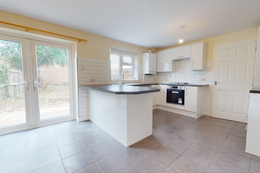 4 bed end of terrace house to rent in Newenden Close, Ashford  - Property Image 1