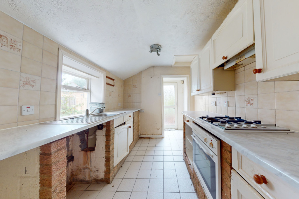 2 bed terraced house for sale in Tufton Road, Ashford  - Property Image 5