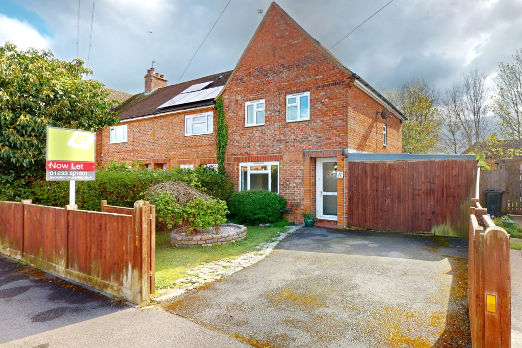 2 bed end of terrace house to rent in Hampden Road, Ashford - Property Image 1