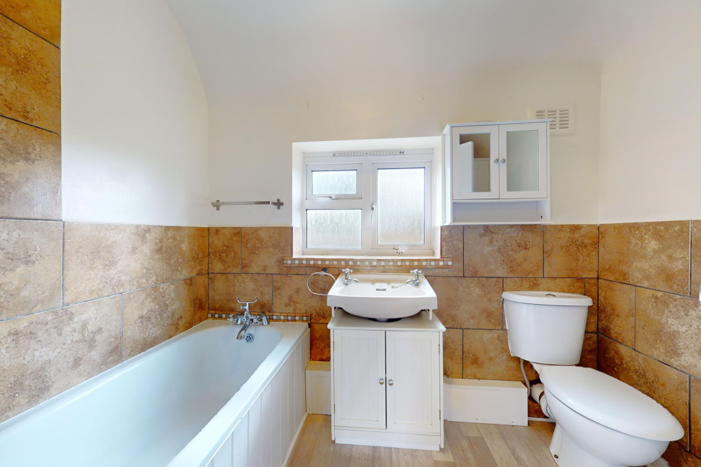 2 bed end of terrace house to rent in Hampden Road, Ashford  - Property Image 9