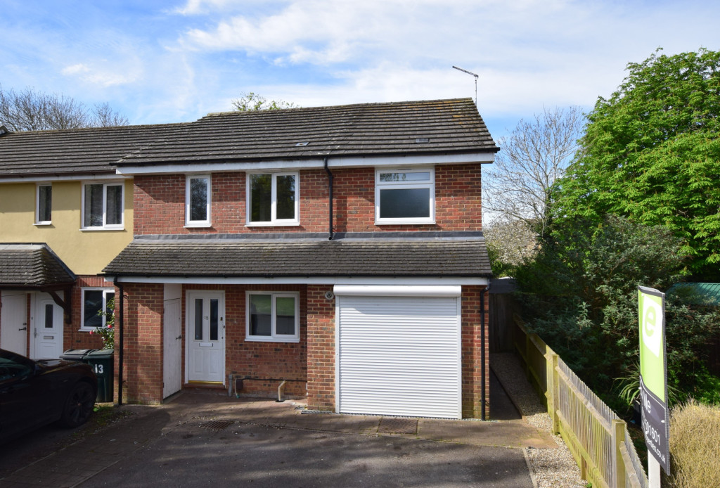 3 bed end of terrace house for sale in The Limes, Ashford - Property Image 1