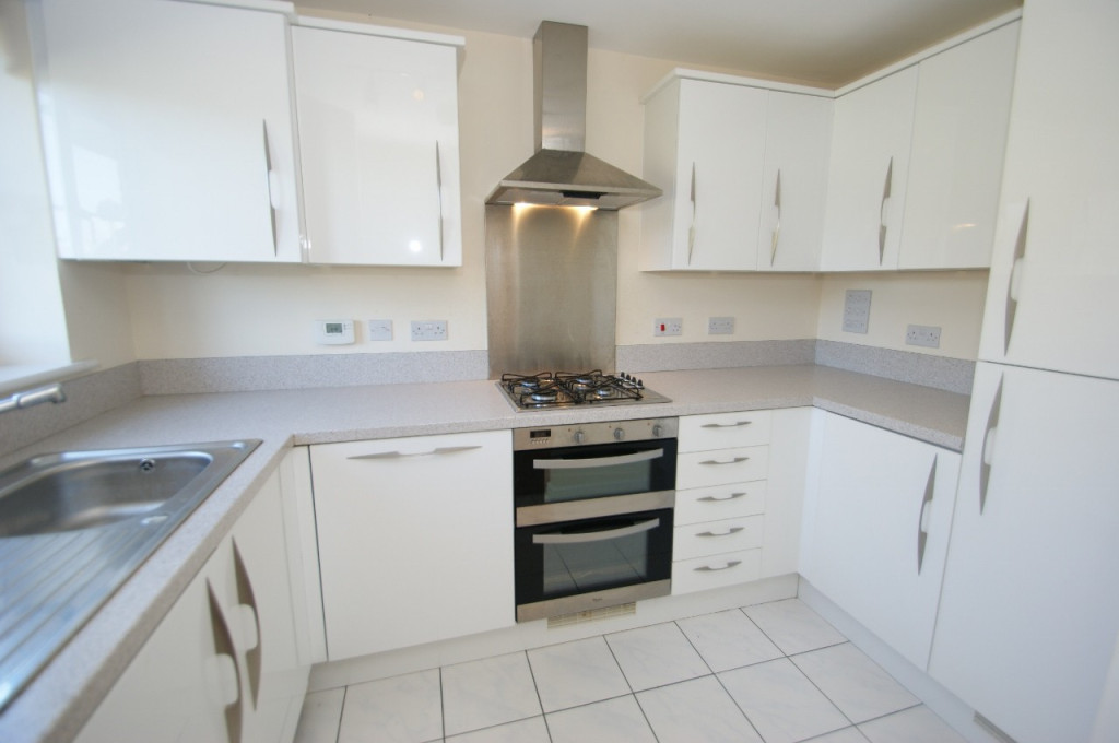 2 bed semi-detached house for sale in Farmers Way, Ashford  - Property Image 4