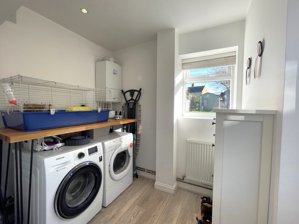 3 bed semi-detached house for sale in Burton Road, Ashford  - Property Image 9