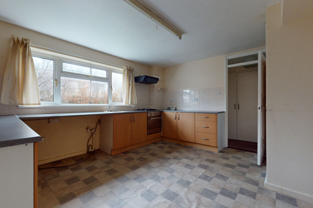 3 bed terraced house for sale in Lynsted Close, Ashford  - Property Image 1