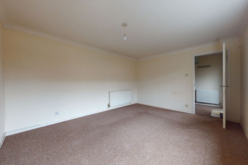 3 bed terraced house for sale in Lynsted Close, Ashford  - Property Image 4