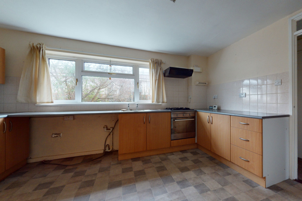3 bed terraced house for sale in Lynsted Close, Ashford  - Property Image 5