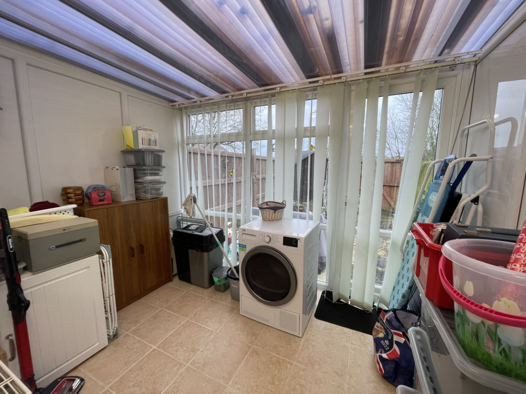 2 bed terraced house for sale in Hawks Way, Ashford  - Property Image 4