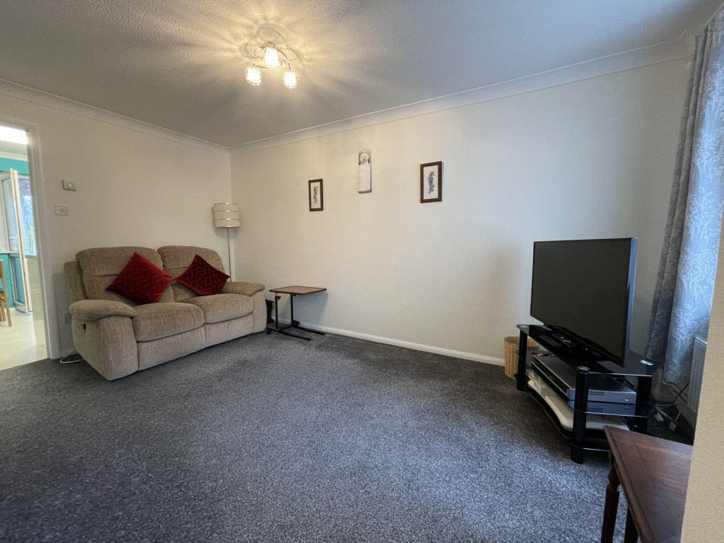 2 bed terraced house for sale in Hawks Way, Ashford  - Property Image 6