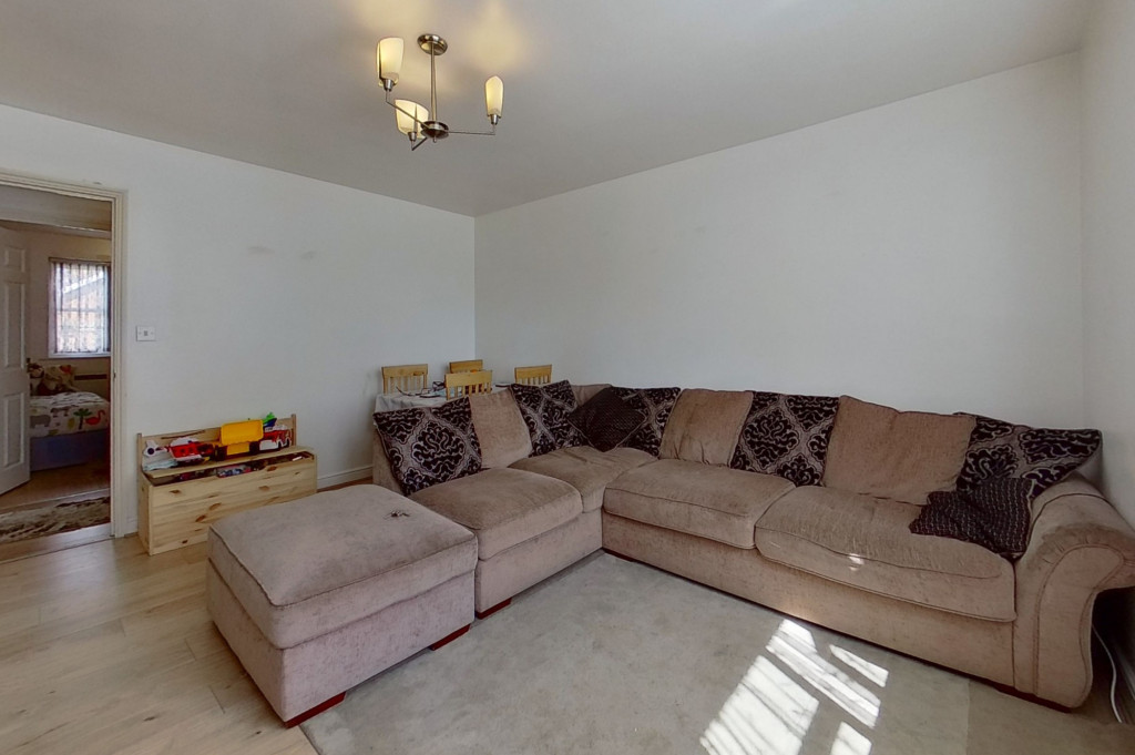 2 bed flat for sale in East Stour Way, Ashford  - Property Image 3