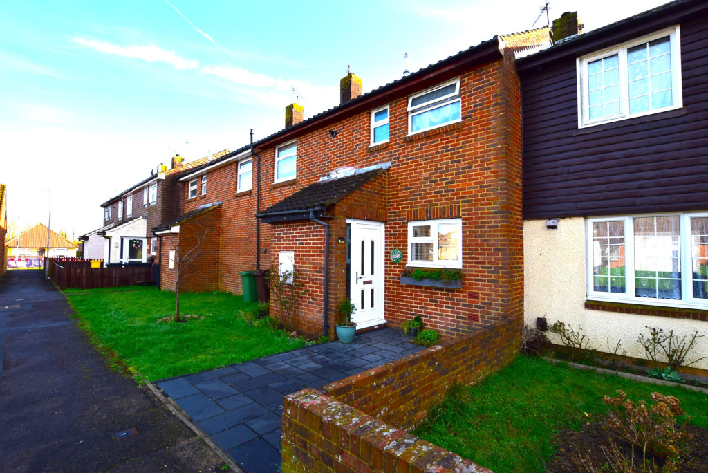 2 bed terraced house for sale in Arcon Close, Ashford  - Property Image 8