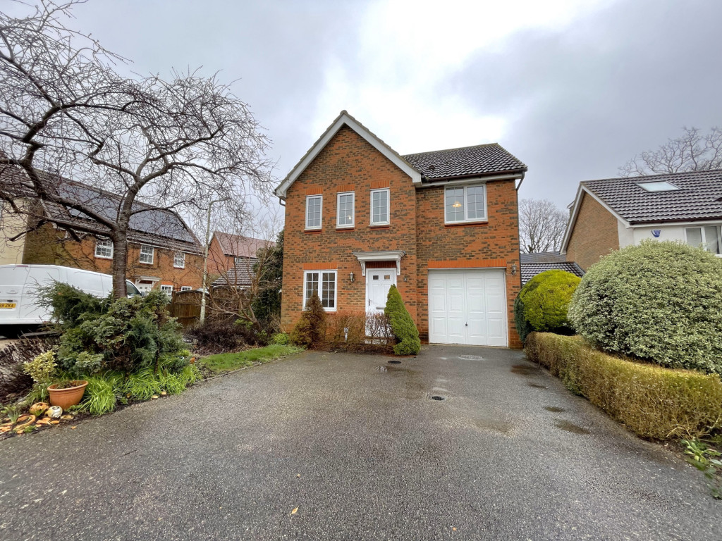 4 bed detached house to rent in Sycamore Lane, Ashford  - Property Image 2