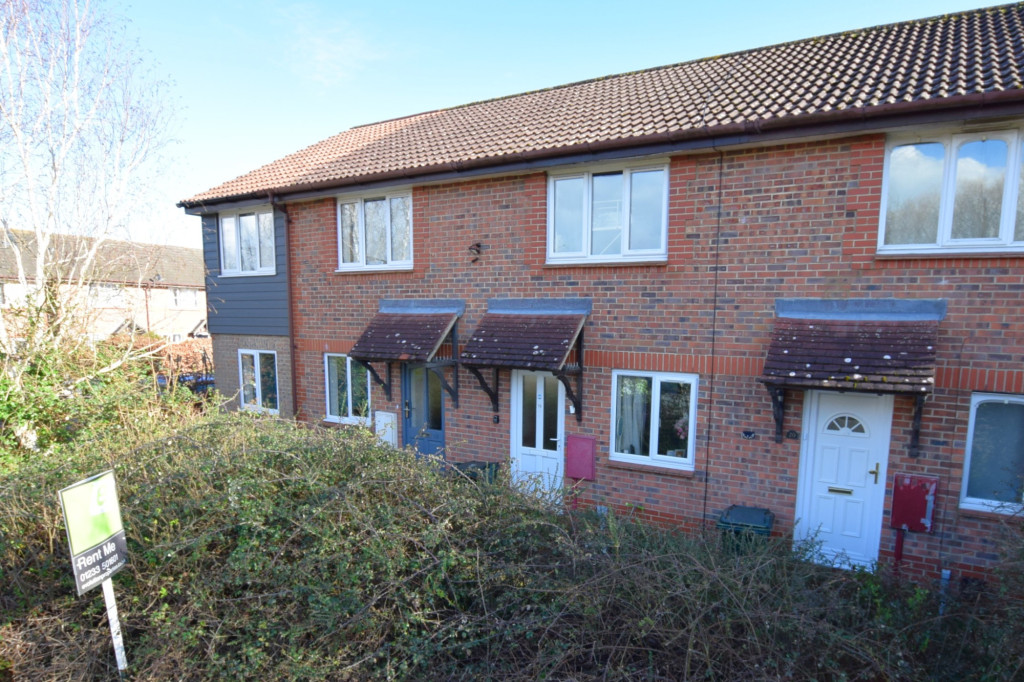 2 bed terraced house to rent in New Rectory Lane, Ashford  - Property Image 2