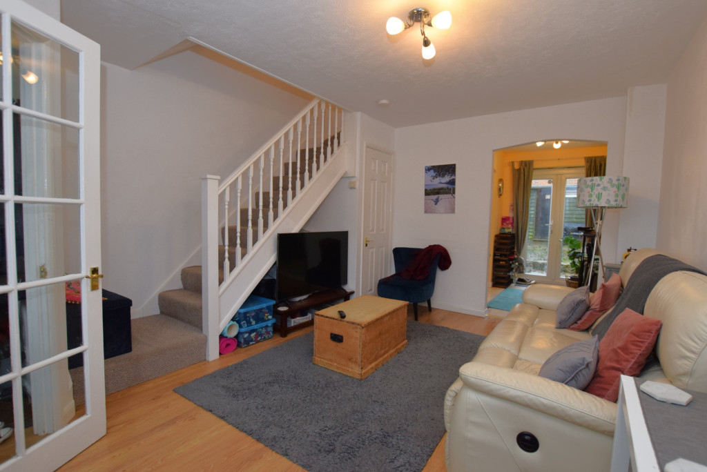 2 bed terraced house to rent in New Rectory Lane, Ashford  - Property Image 3