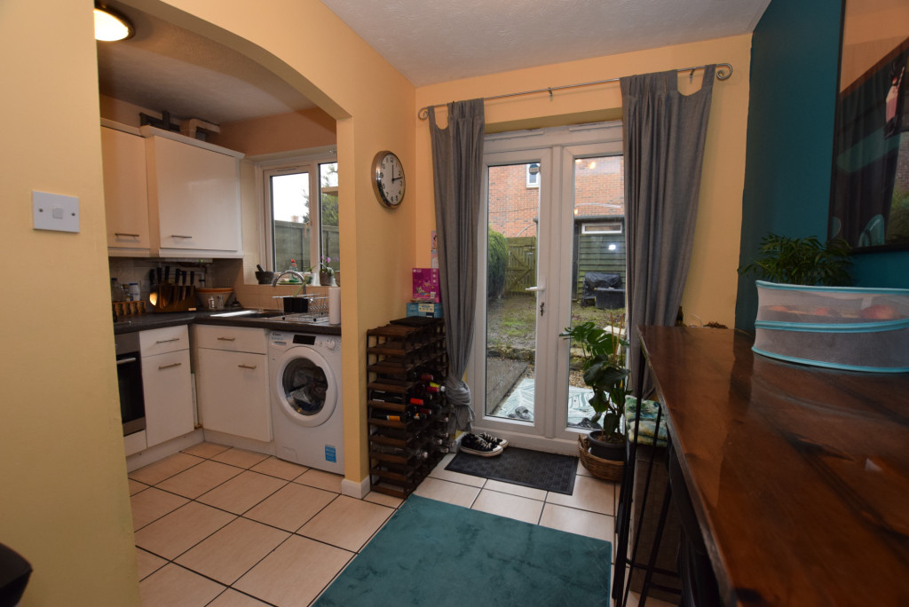 2 bed terraced house to rent in New Rectory Lane, Ashford  - Property Image 5