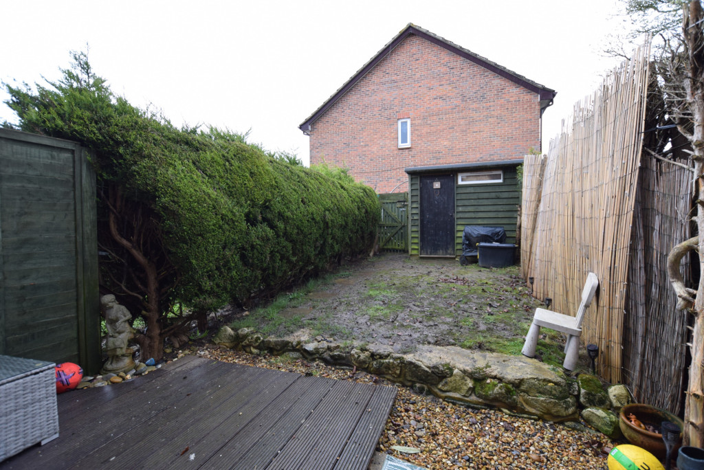 2 bed terraced house to rent in New Rectory Lane, Ashford  - Property Image 10