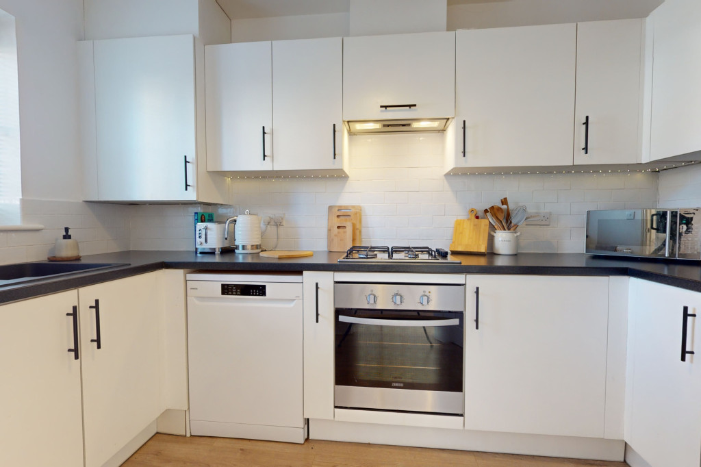 2 bed semi-detached house for sale in Damara Way, Ashford  - Property Image 5
