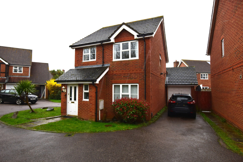 3 bed detached house to rent in Blackthorn Way, Ashford - Property Image 1