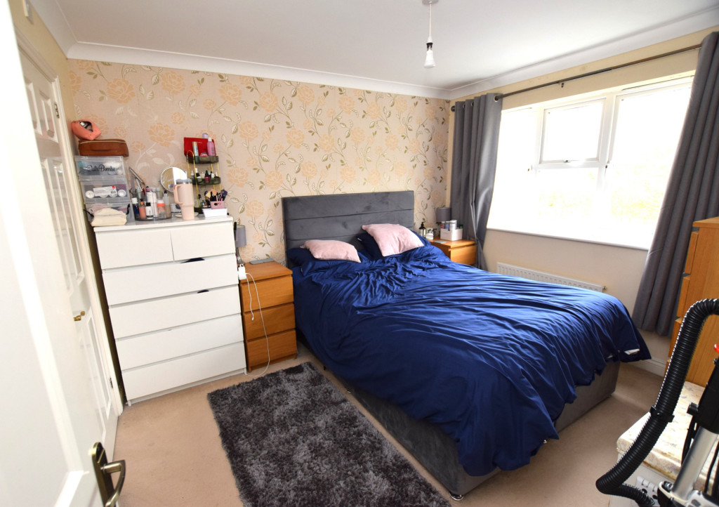 3 bed detached house to rent in Blackthorn Way, Ashford  - Property Image 6