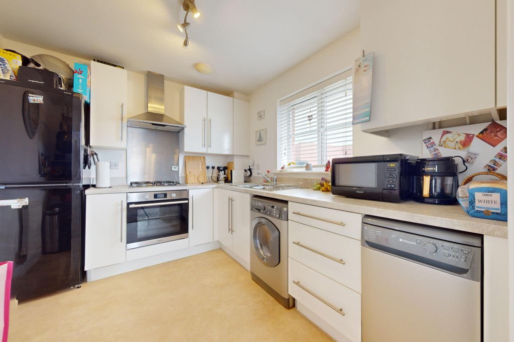 1 bed flat for sale in Broadview Close, Ashford  - Property Image 2