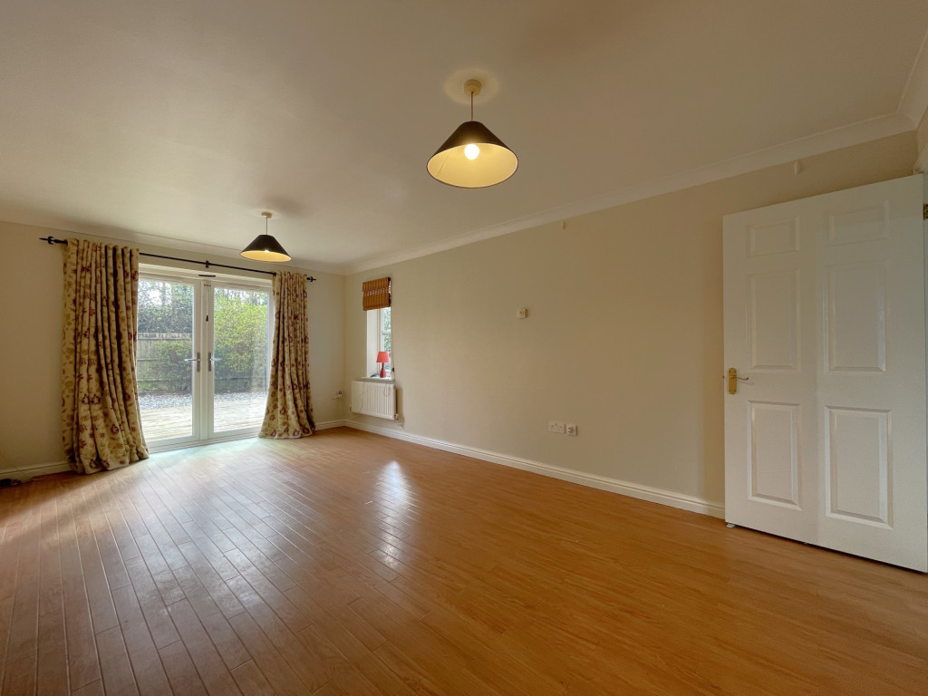 4 bed detached house to rent in Park Close, Hawkinge  - Property Image 2