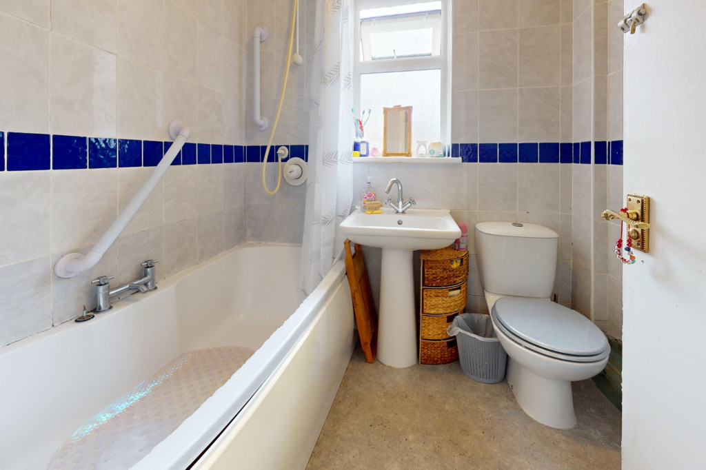 3 bed semi-detached house for sale in Blackthorn Drive, Aylesford  - Property Image 14