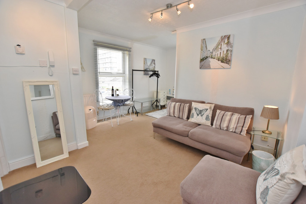 1 bed studio flat for sale in Wellesley Villas, Ashford  - Property Image 3