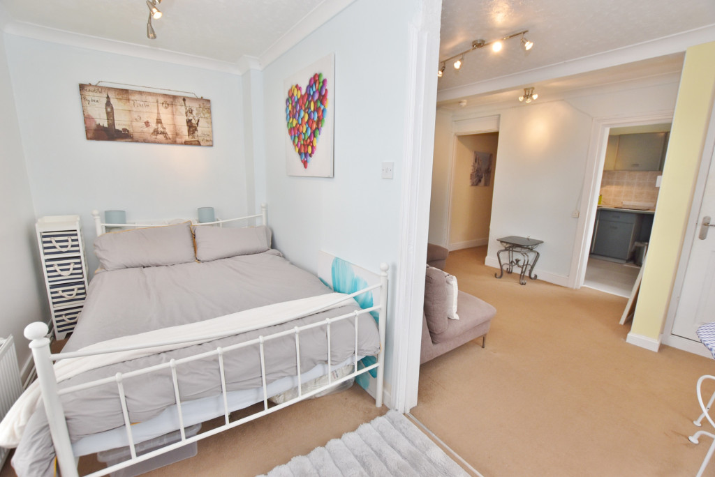 1 bed studio flat for sale in Wellesley Villas, Ashford  - Property Image 8