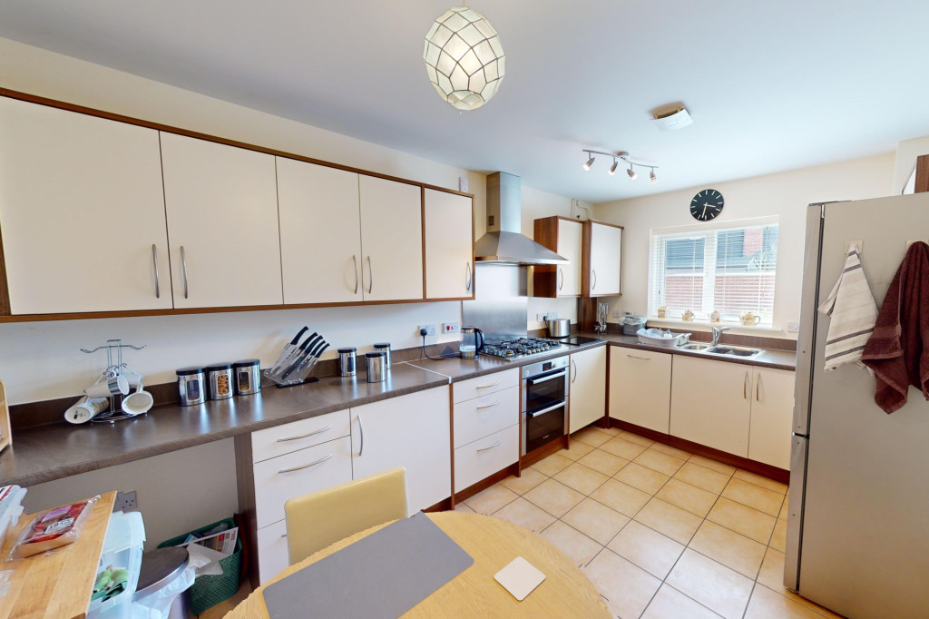 4 bed semi-detached house for sale in Herdwick Close, Ashford  - Property Image 3
