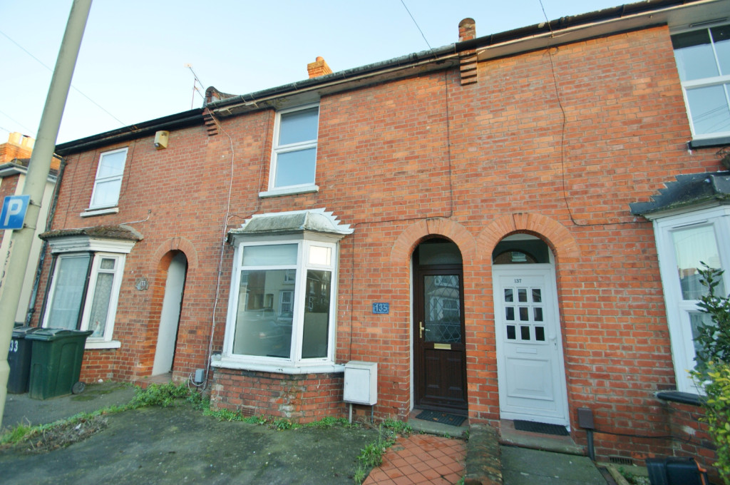 3 bed terraced house to rent in Beaver Road, Ashford  - Property Image 1
