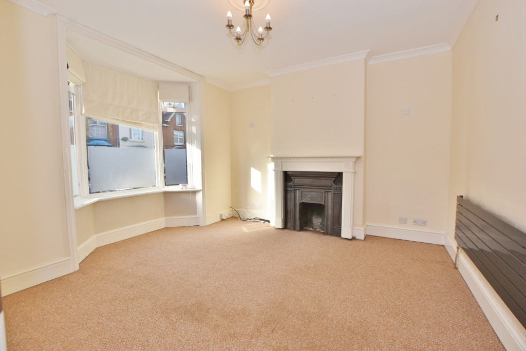 3 bed terraced house to rent in Beaver Road, Ashford  - Property Image 2