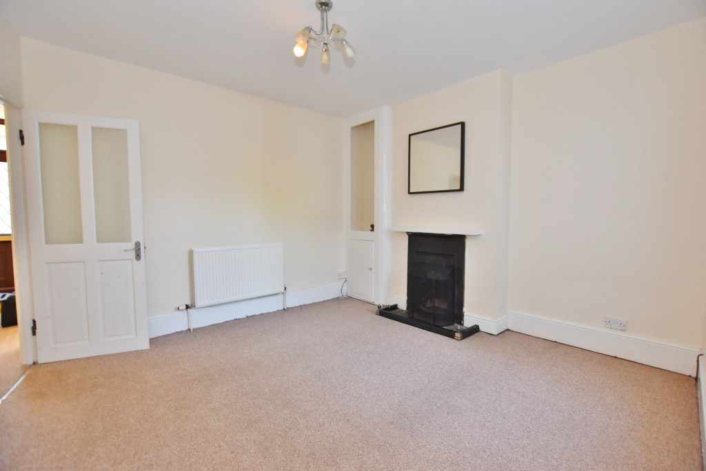 3 bed terraced house to rent in Beaver Road, Ashford  - Property Image 3