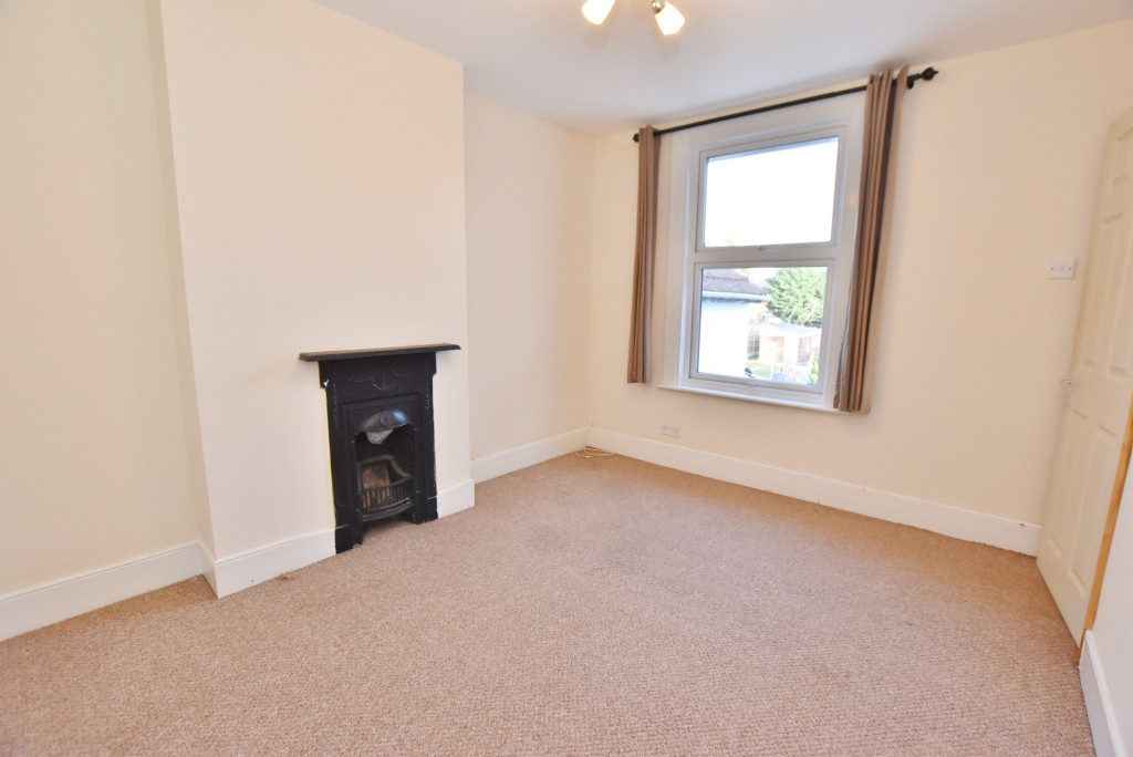 3 bed terraced house to rent in Beaver Road, Ashford  - Property Image 8