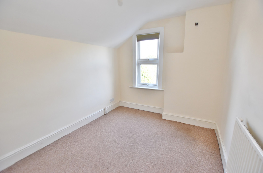 3 bed terraced house to rent in Beaver Road, Ashford  - Property Image 9
