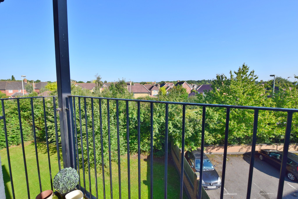 2 bed flat to rent in Angus Drive, Ashford  - Property Image 8