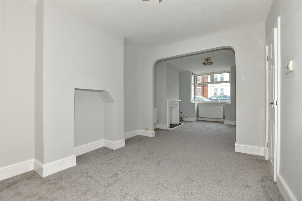 3 bed terraced house to rent in Greenfield Road, Folkestone  - Property Image 5