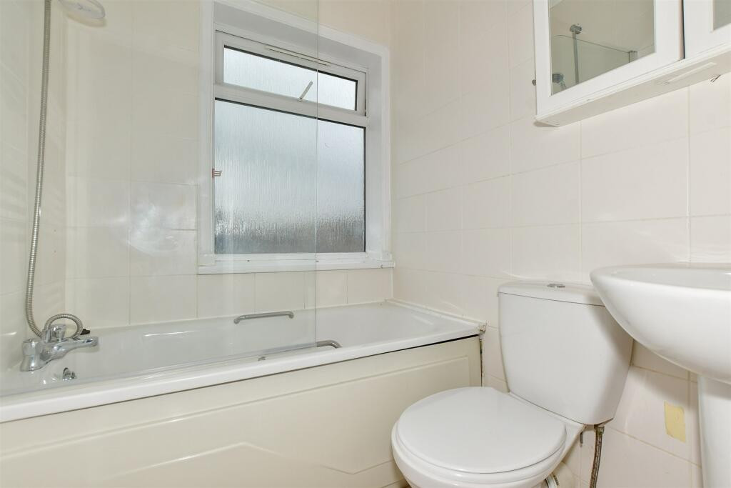 3 bed terraced house to rent in Greenfield Road, Folkestone  - Property Image 11