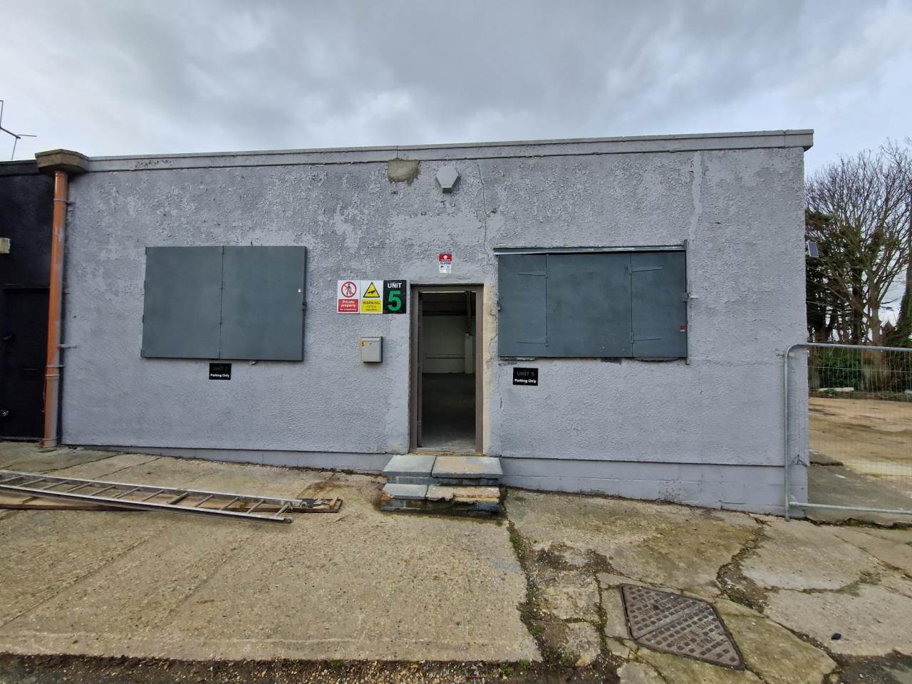 Commercial property to rent in Lower Gower Road, Royston  - Property Image 3