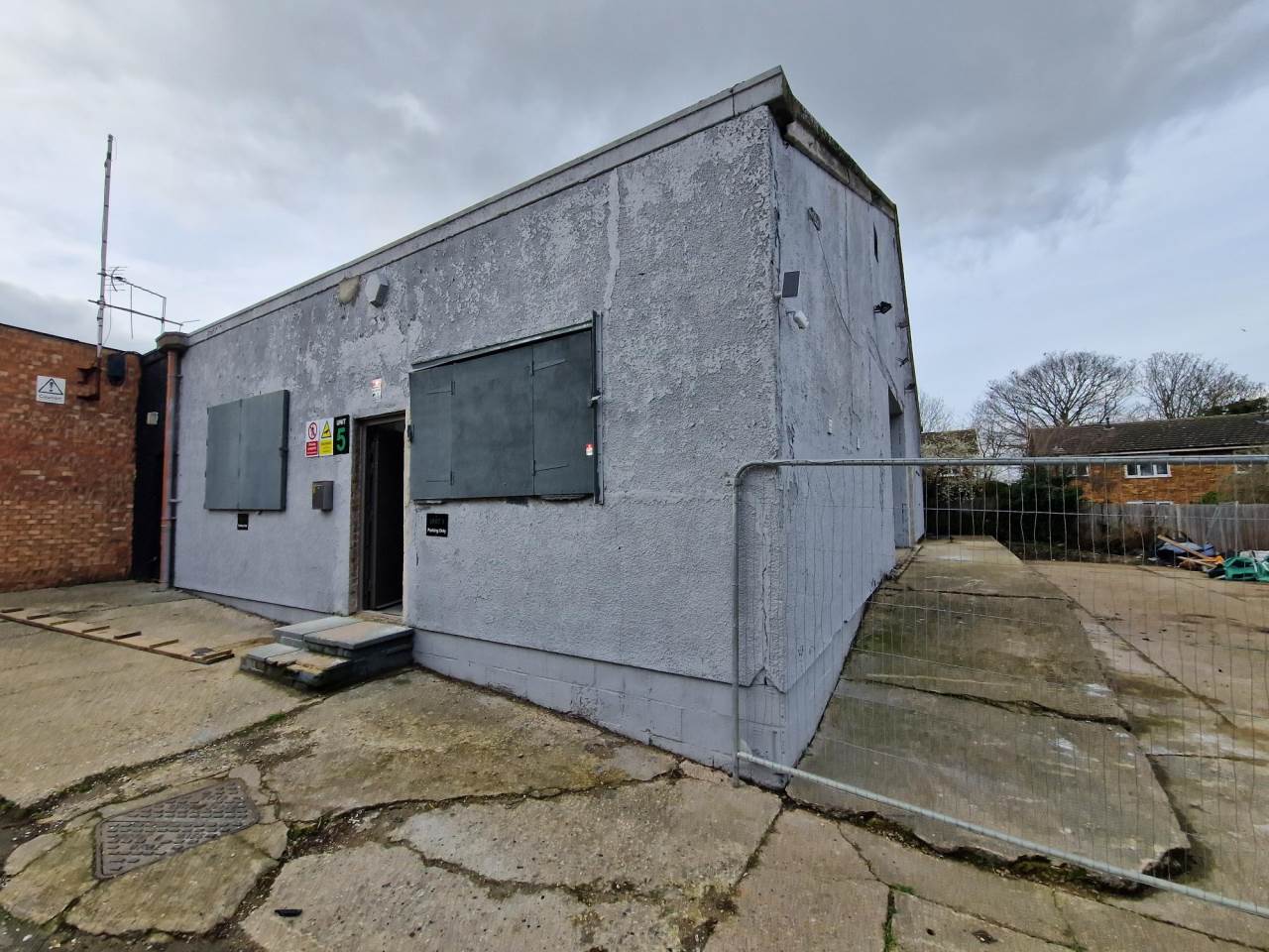 Commercial property to rent in Lower Gower Road, Royston - Property Image 1