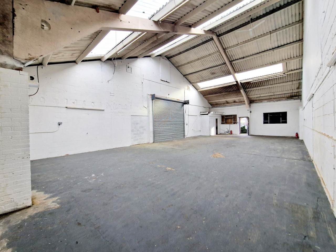 Commercial property to rent in Lower Gower Road, Royston  - Property Image 5