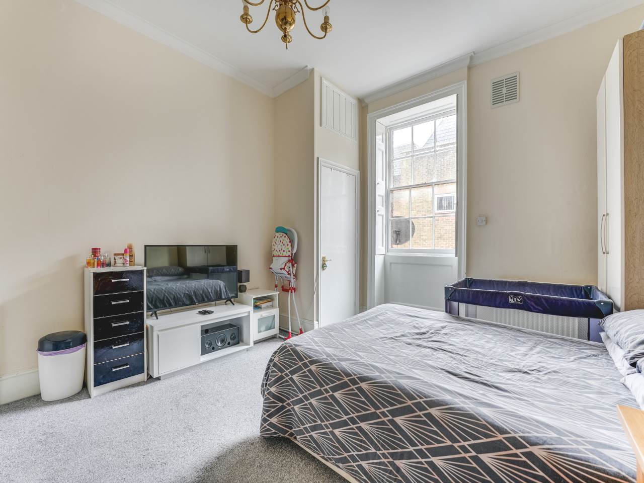 1 bed flat for sale in Upton House, 4 Baldock Street  - Property Image 4