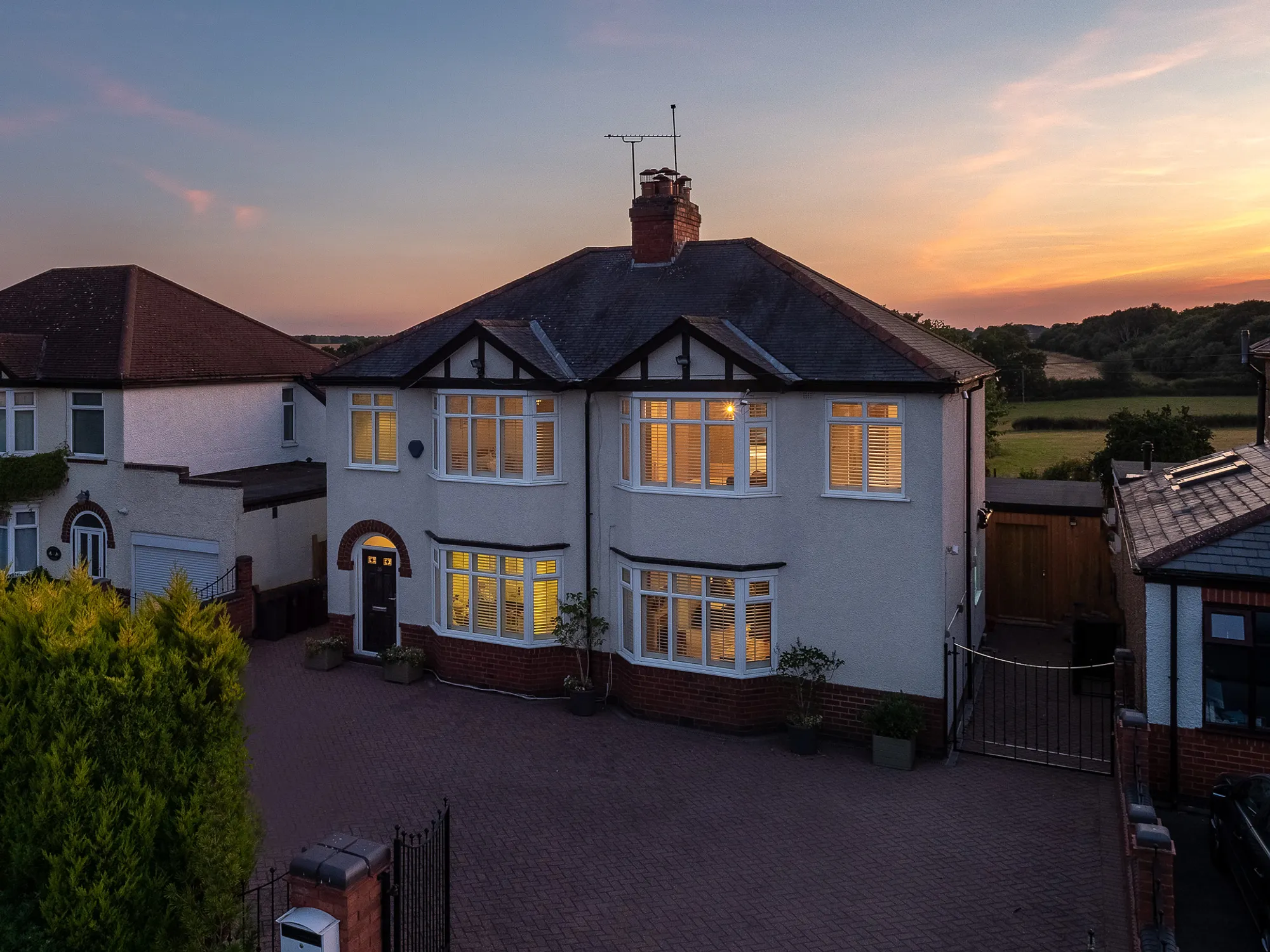 5 bed detached house for sale in Red Lane, Kenilworth - Property Image 1