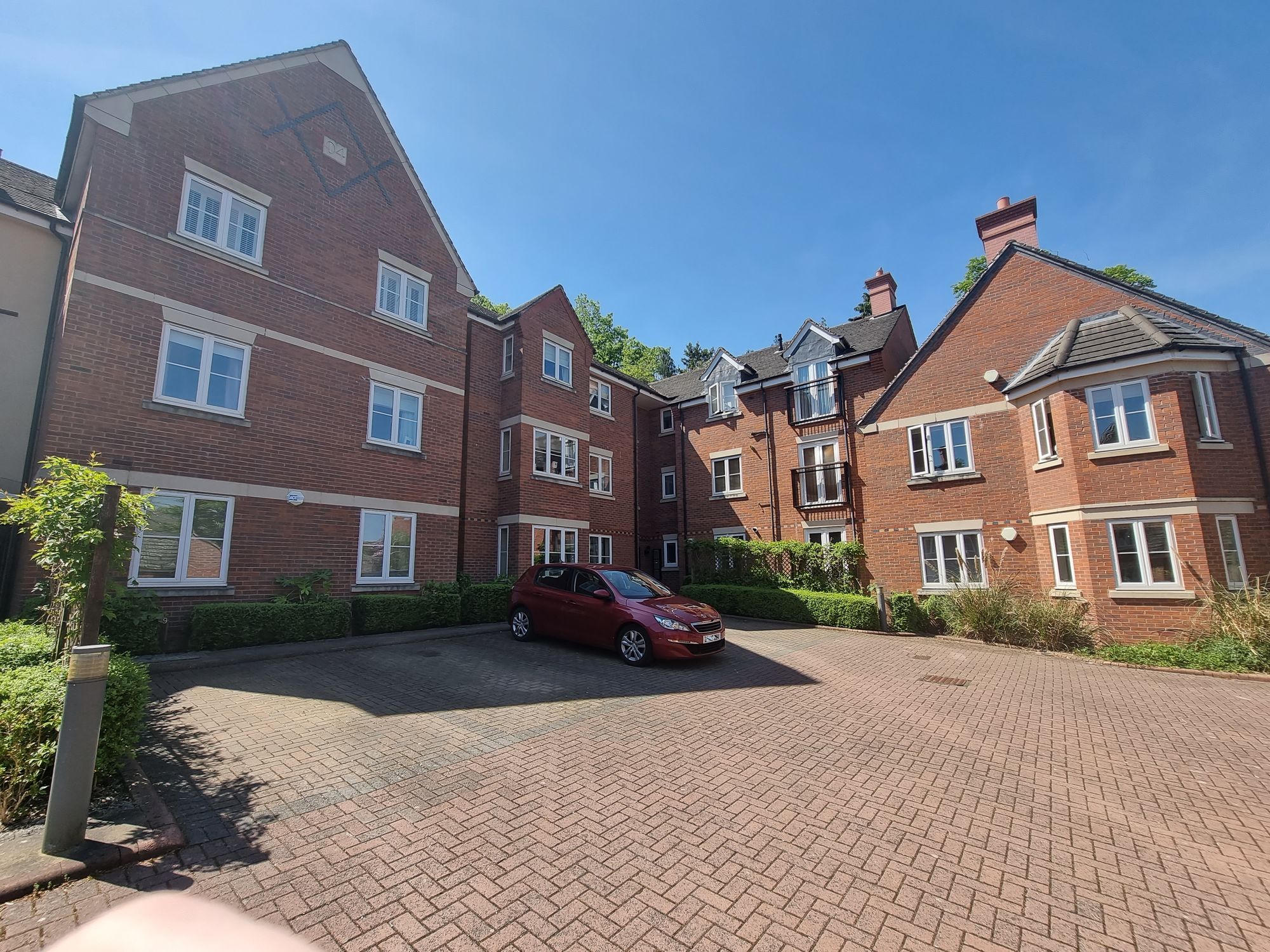 2 bed apartment to rent in Fennyland Lane, Kenilworth - Property Image 1