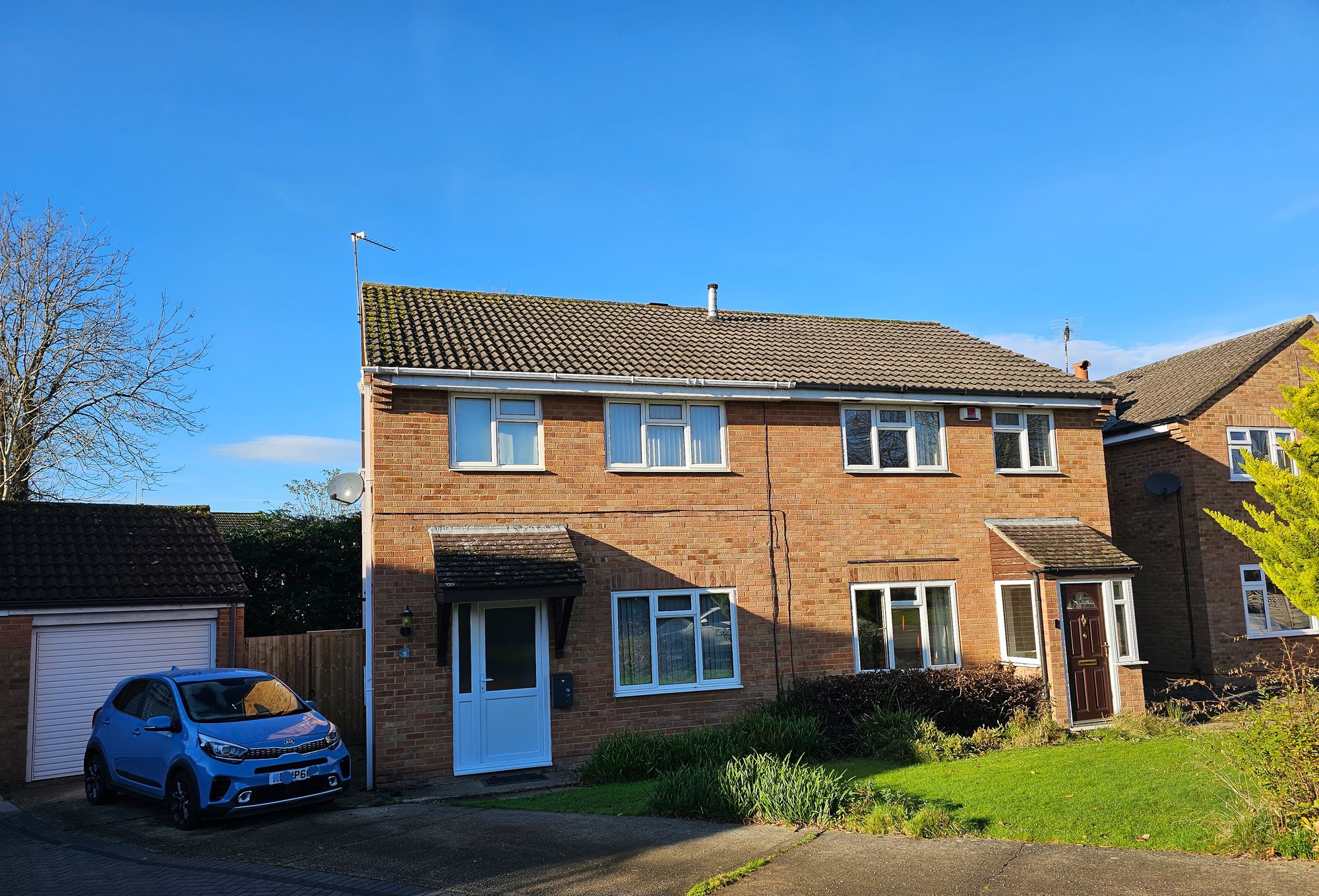 3 bed semi-detached house to rent in Raglan Grove, Kenilworth - Property Image 1