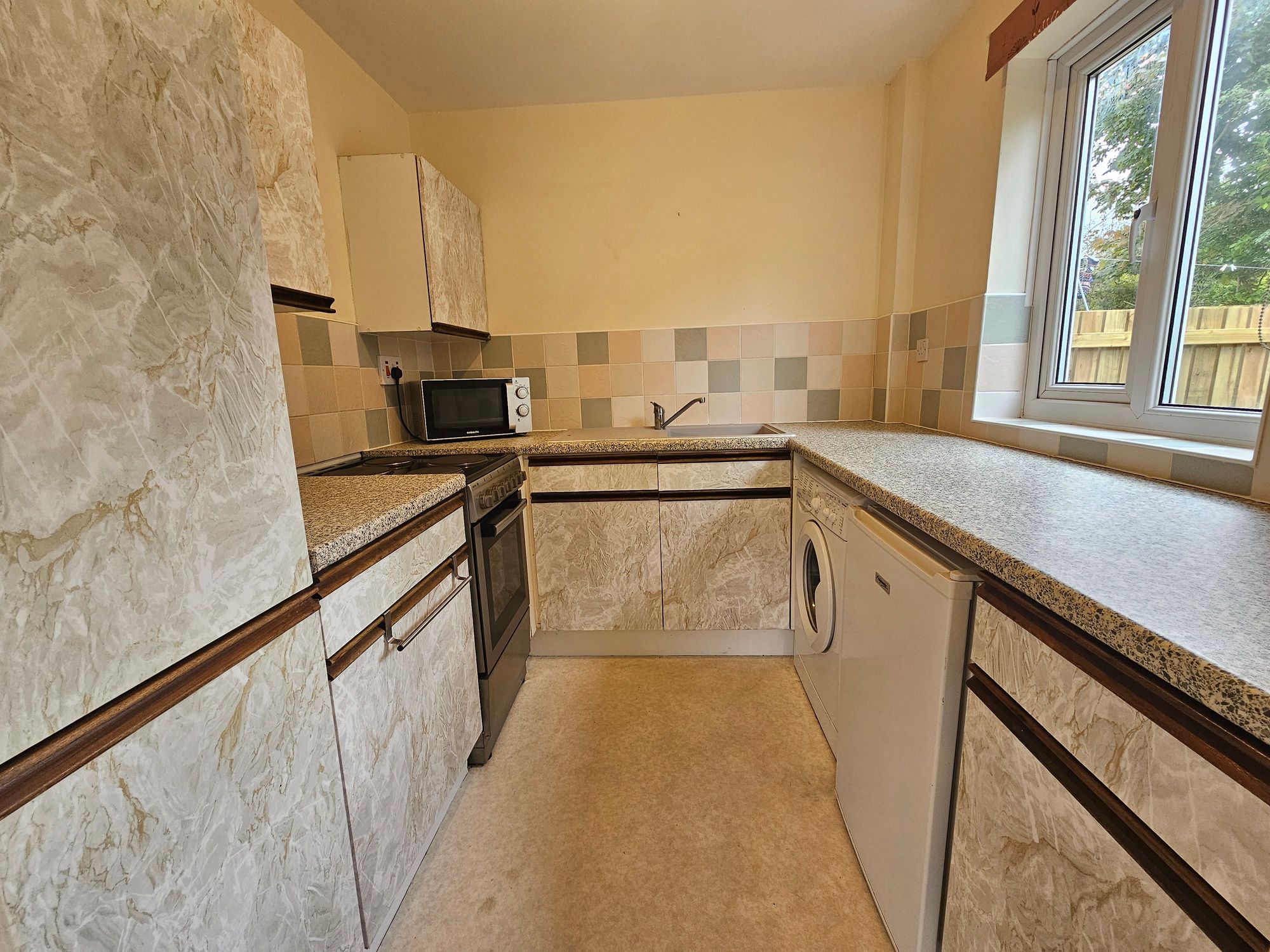 Studio flat to rent in Tisdale Rise, Kenilworth  - Property Image 3