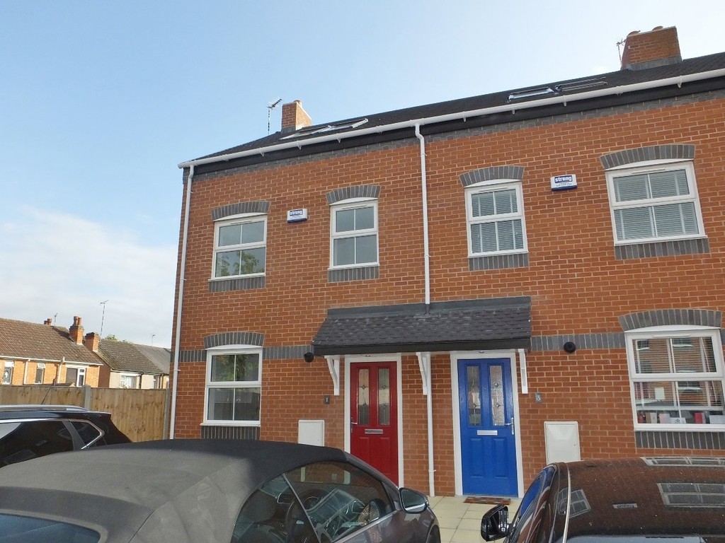3 bed terraced house to rent in Spires Walk, Coventry  - Property Image 1