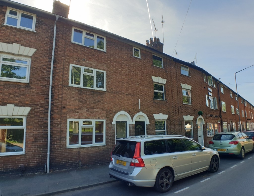 Three bedroom terraced property | Located a short walk to Warwick Train station and the town centre | Spacious living room | Kitchen with white goods included | Bathroom with shower over bath | Courtyard garden | Gas central heating and double glazing | Unfurnished | Available 20th May 2022