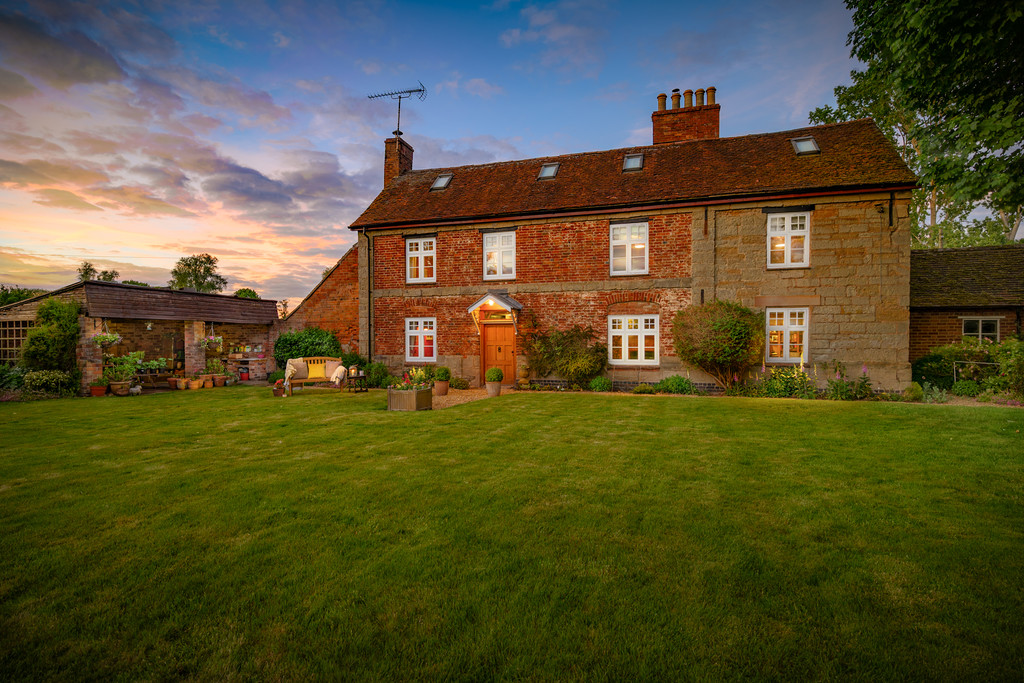 6 bed farm house for sale, Warwick 0