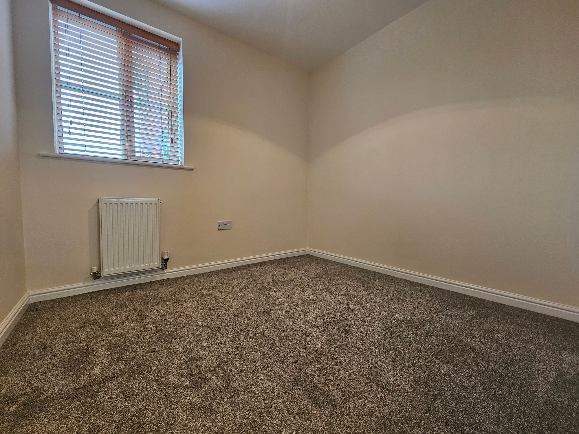 2 bed apartment to rent in Pipers Lane, Kenilworth  - Property Image 6